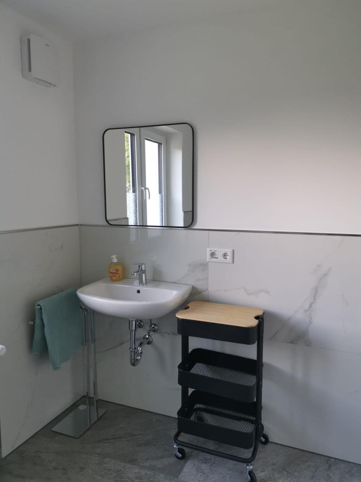 Modernes Stilvoll Eingerichtetes Appartement Rösrath Exterior foto