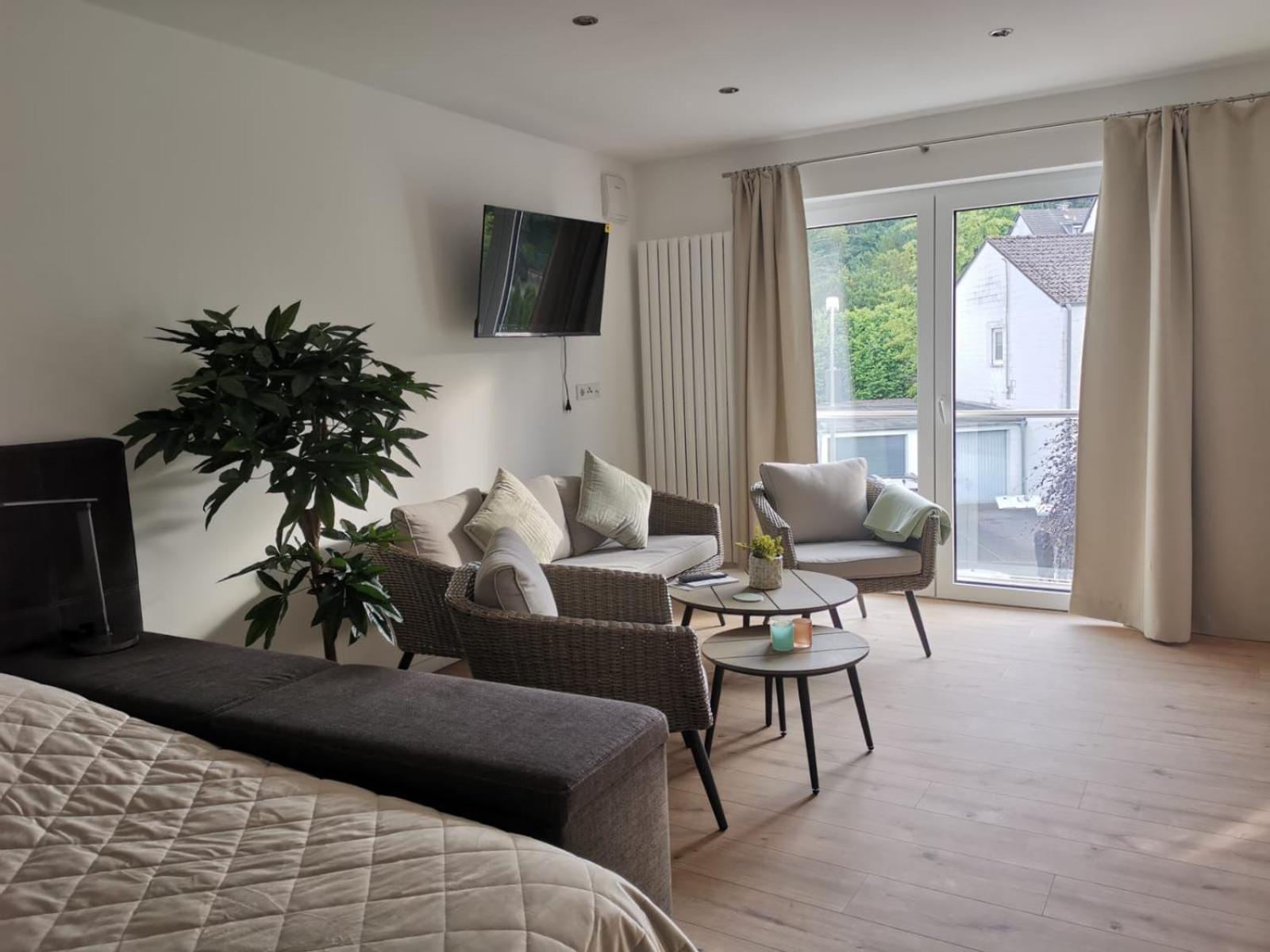 Modernes Stilvoll Eingerichtetes Appartement Rösrath Exterior foto